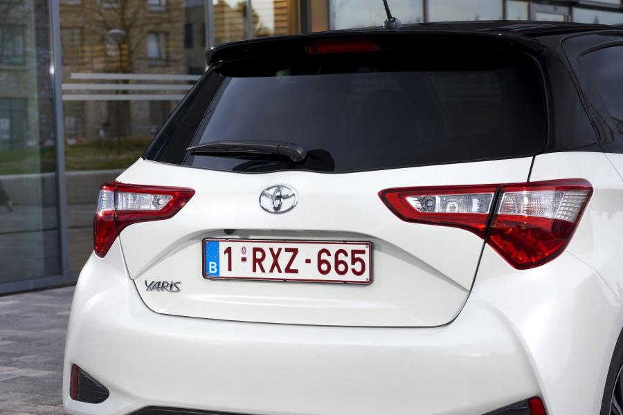 Детали экстерьера Toyota Yaris Bi-Tone 2017 года  (фото 22 из 36)